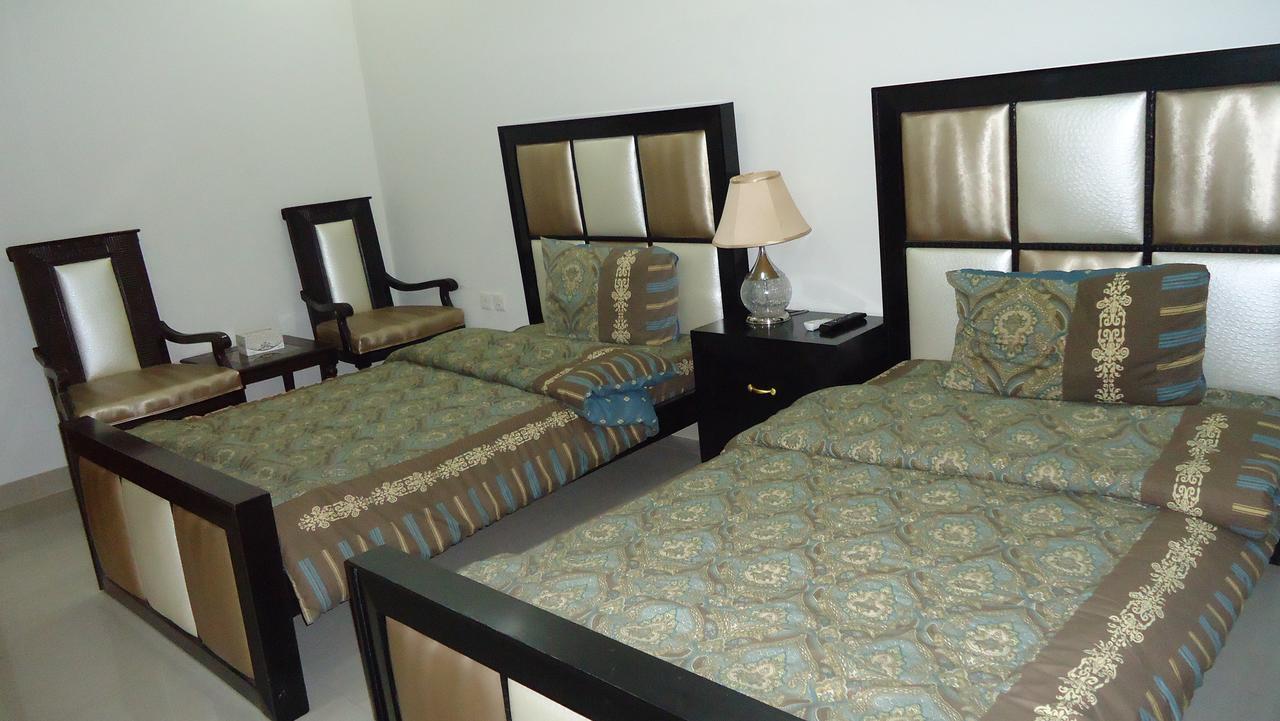 Midway Hotel & Restaurant Sadiqabad Exterior foto
